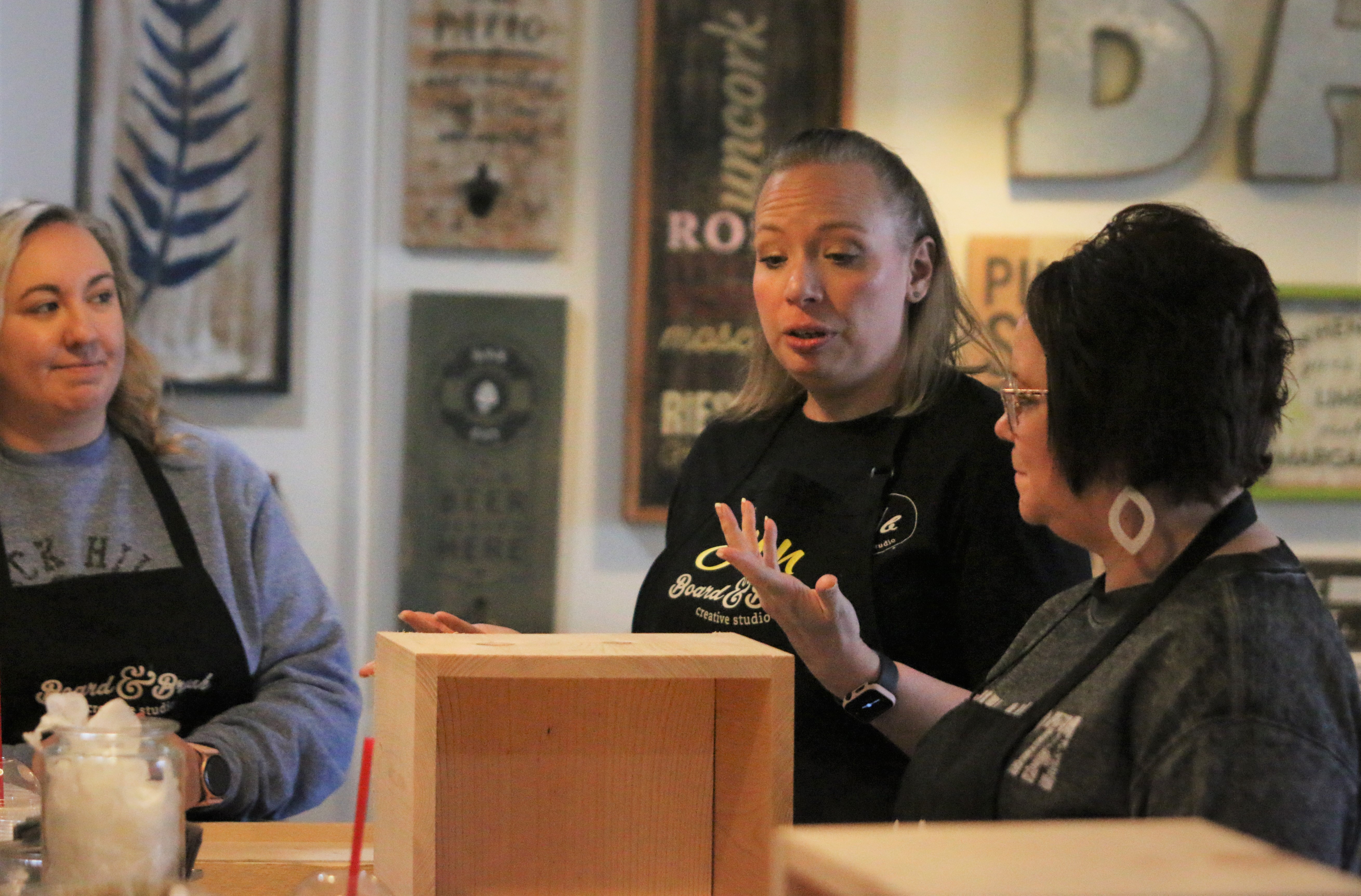 'Ready for spring': Mitchell decor-making business brings community together with spring planter workshop - Vimarsana News