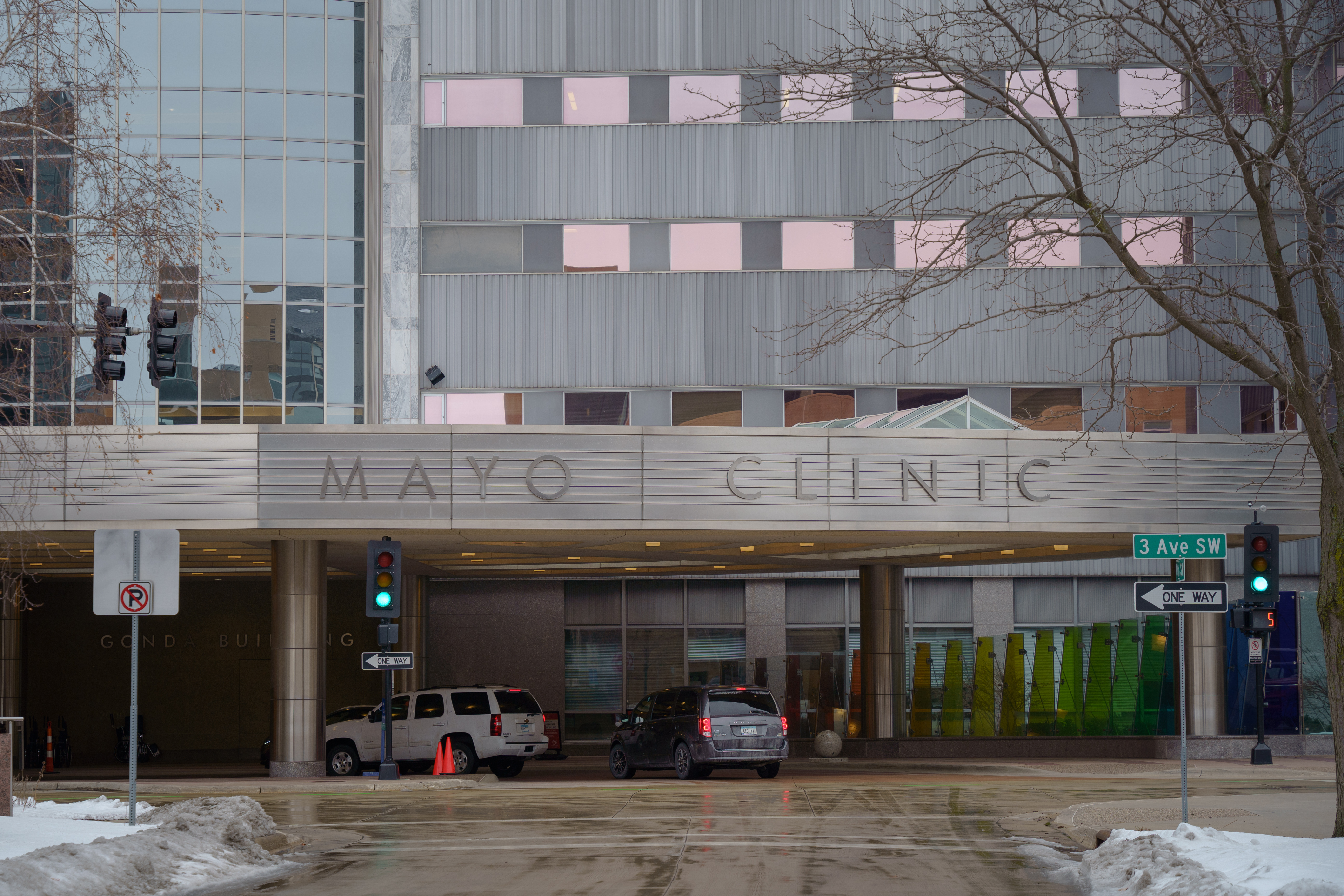 Mayo Clinic threatens to kill billions in state investment if two health care bills pass - Vimarsana News