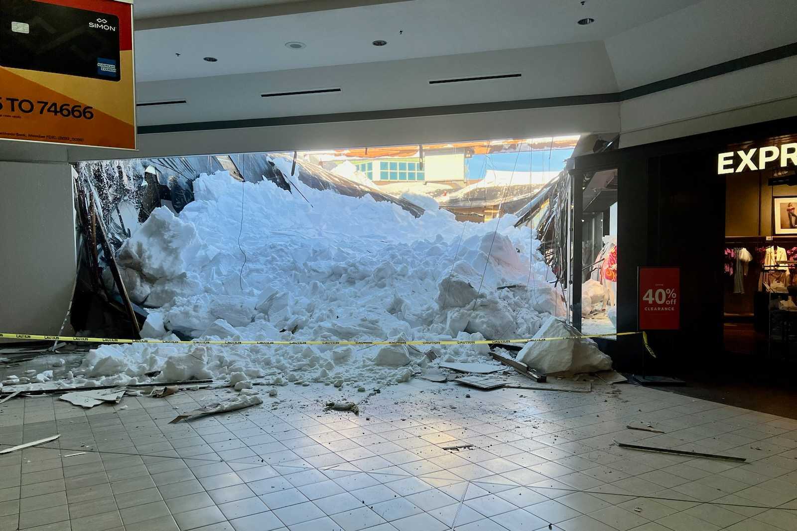Duluth's Miller Hill Mall evacuated after roof collapse Tuesday morning - Vimarsana News
