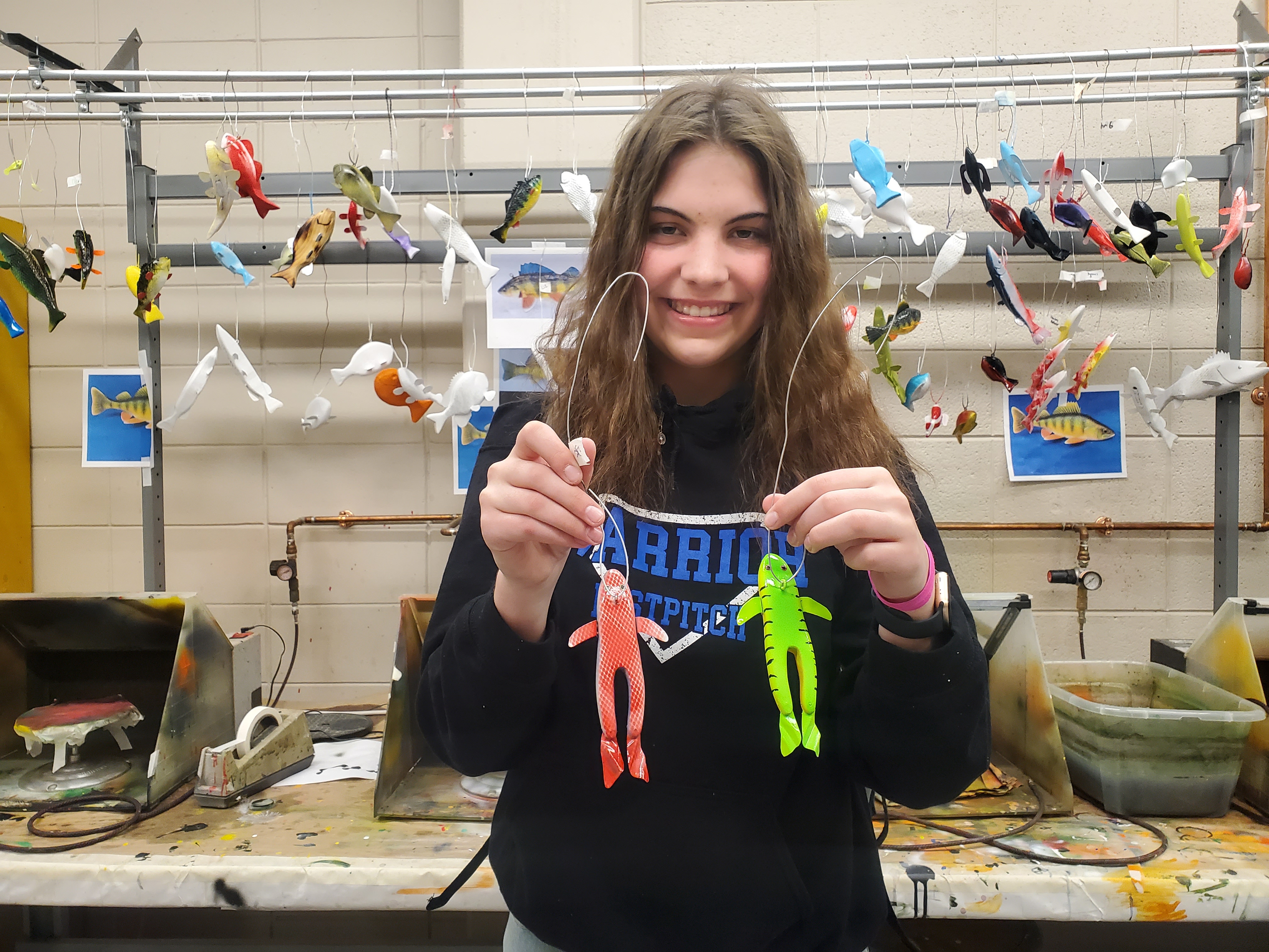 Fine Arts Student of the Week: Sophomore takes pride in decoy designs - Vimarsana News