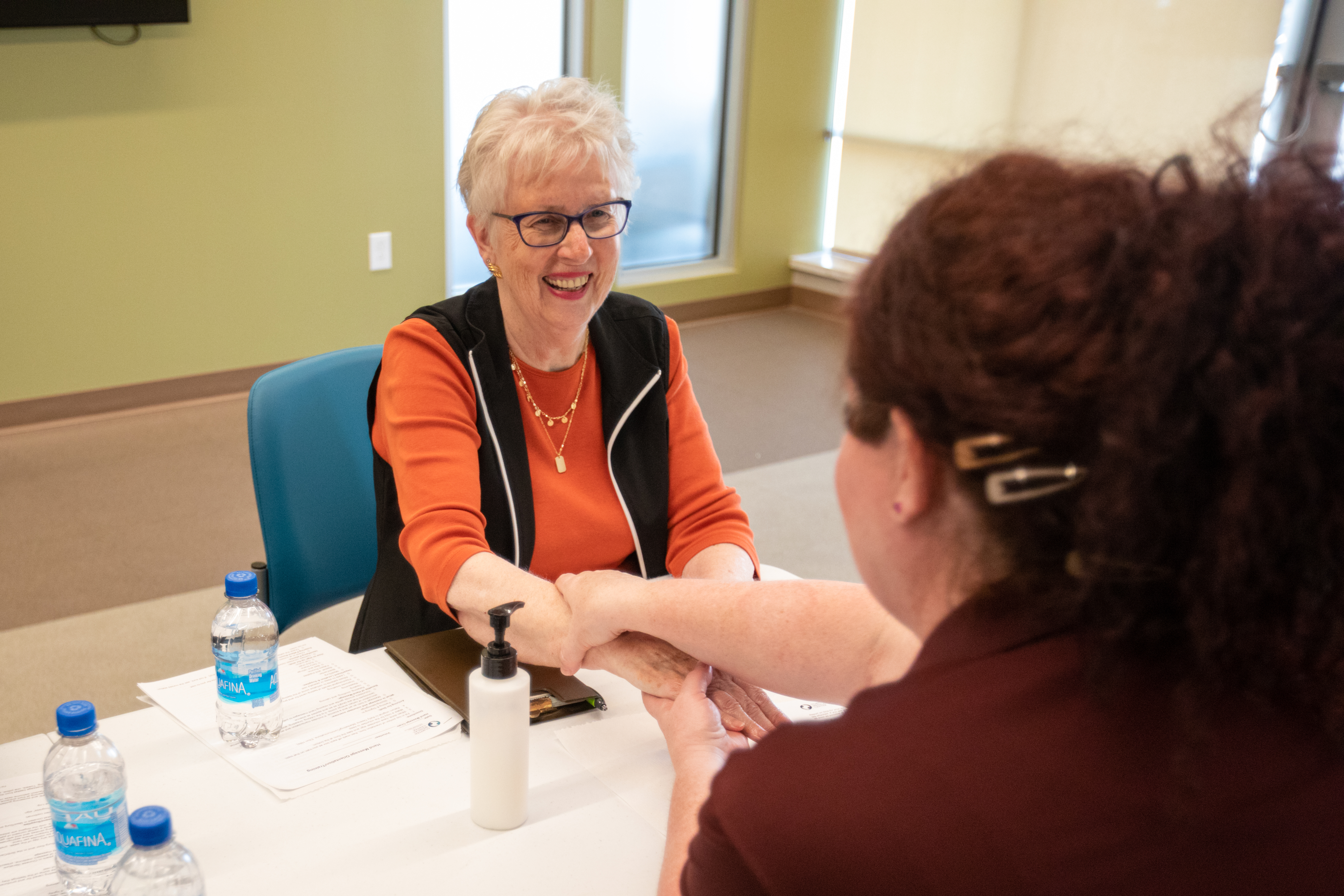OMC's hand massage volunteers return to hospital to offer patients a personal touch - Vimarsana News
