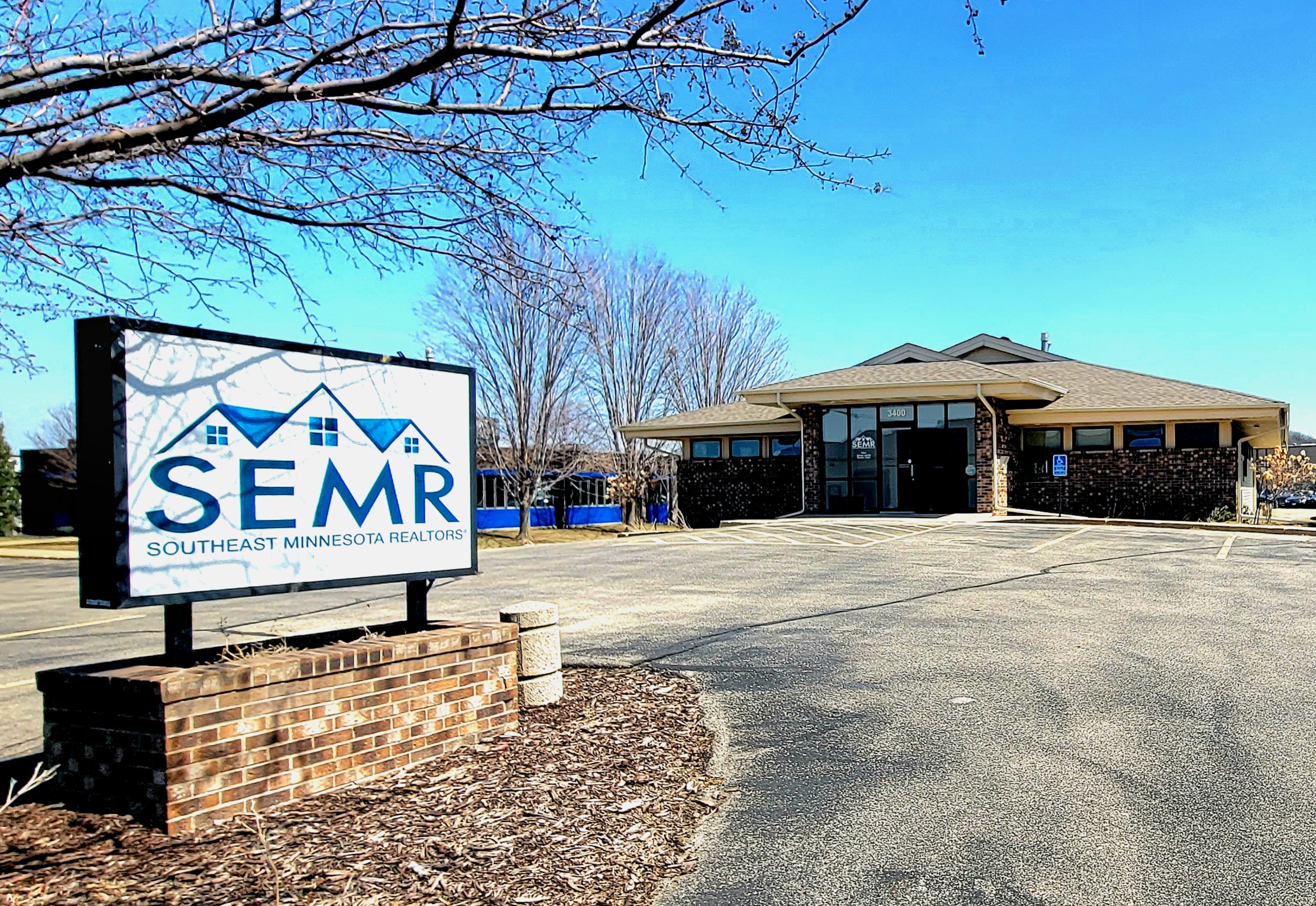 Rochester dentist buys realtors' office for $785,000 to move practice out of downtown - Vimarsana News