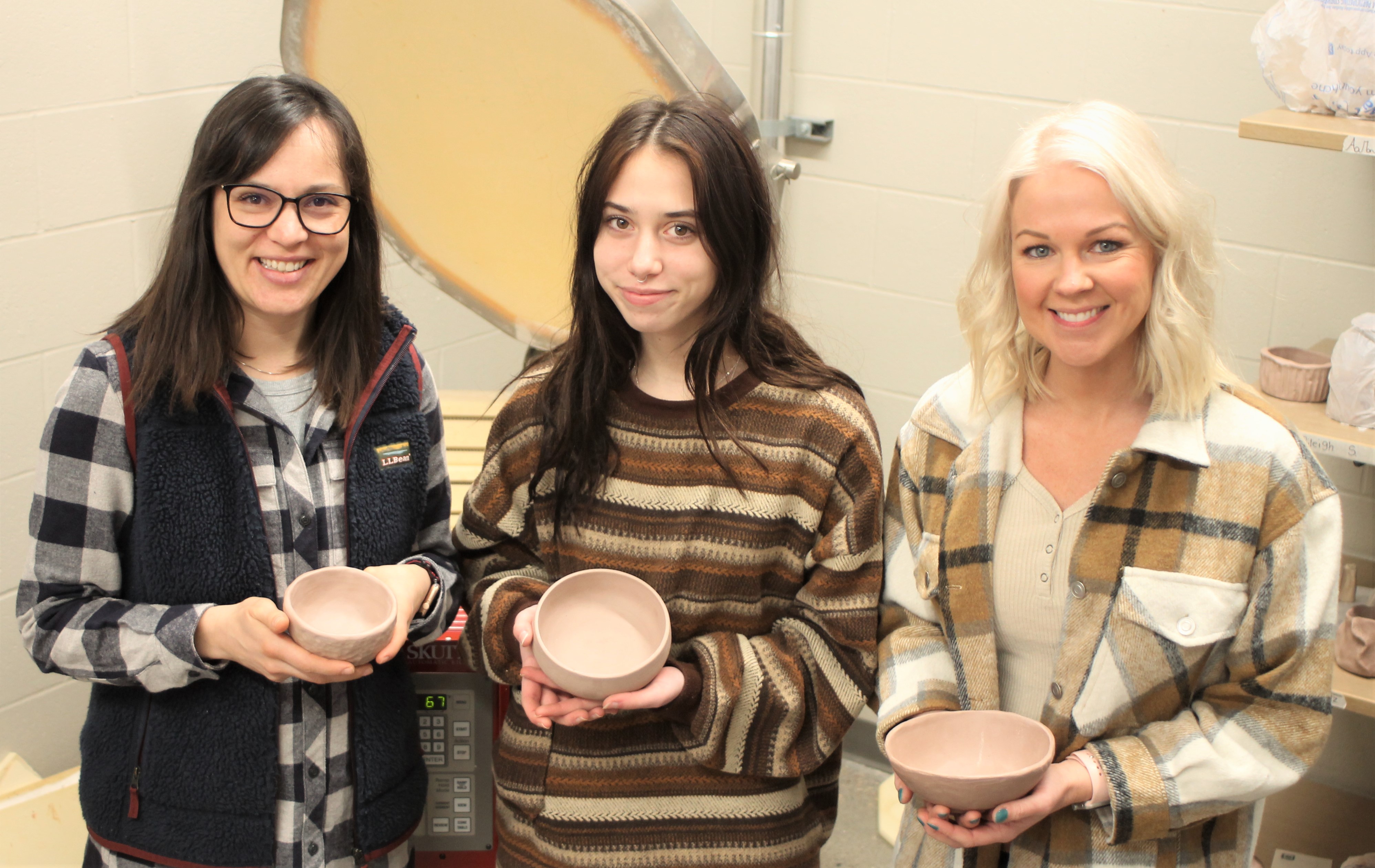 DL students put pottery bowls, soup up for sale at inaugural event - Vimarsana News
