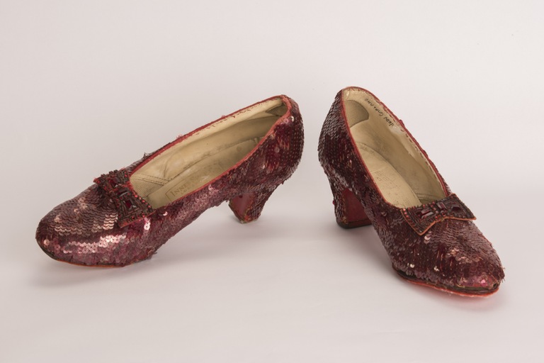 Minnesota man charged with theft of 'Wizard of Oz' ruby slippers - Vimarsana News