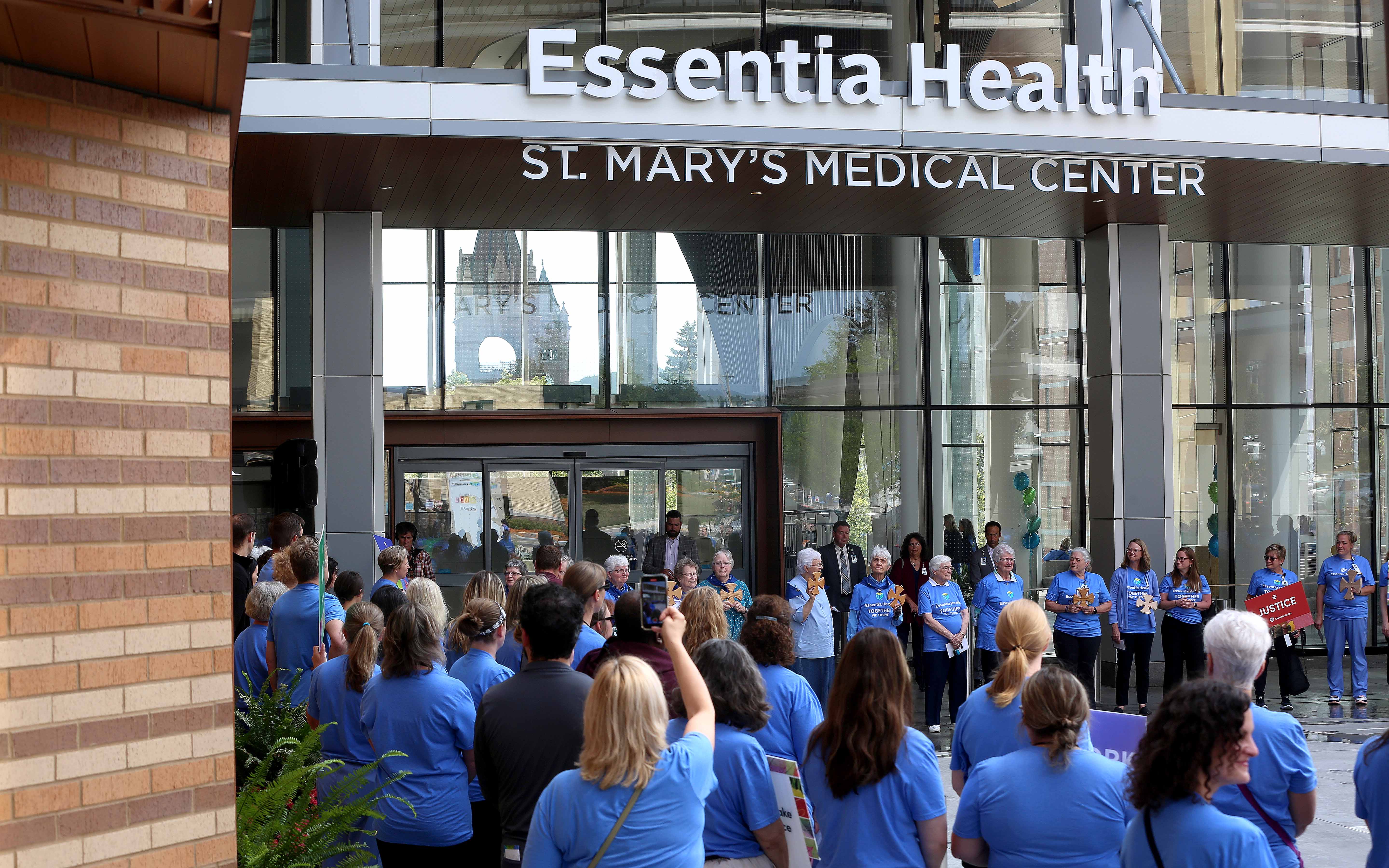 Essentia Health prepares to move into $900M Duluth facility - Vimarsana News