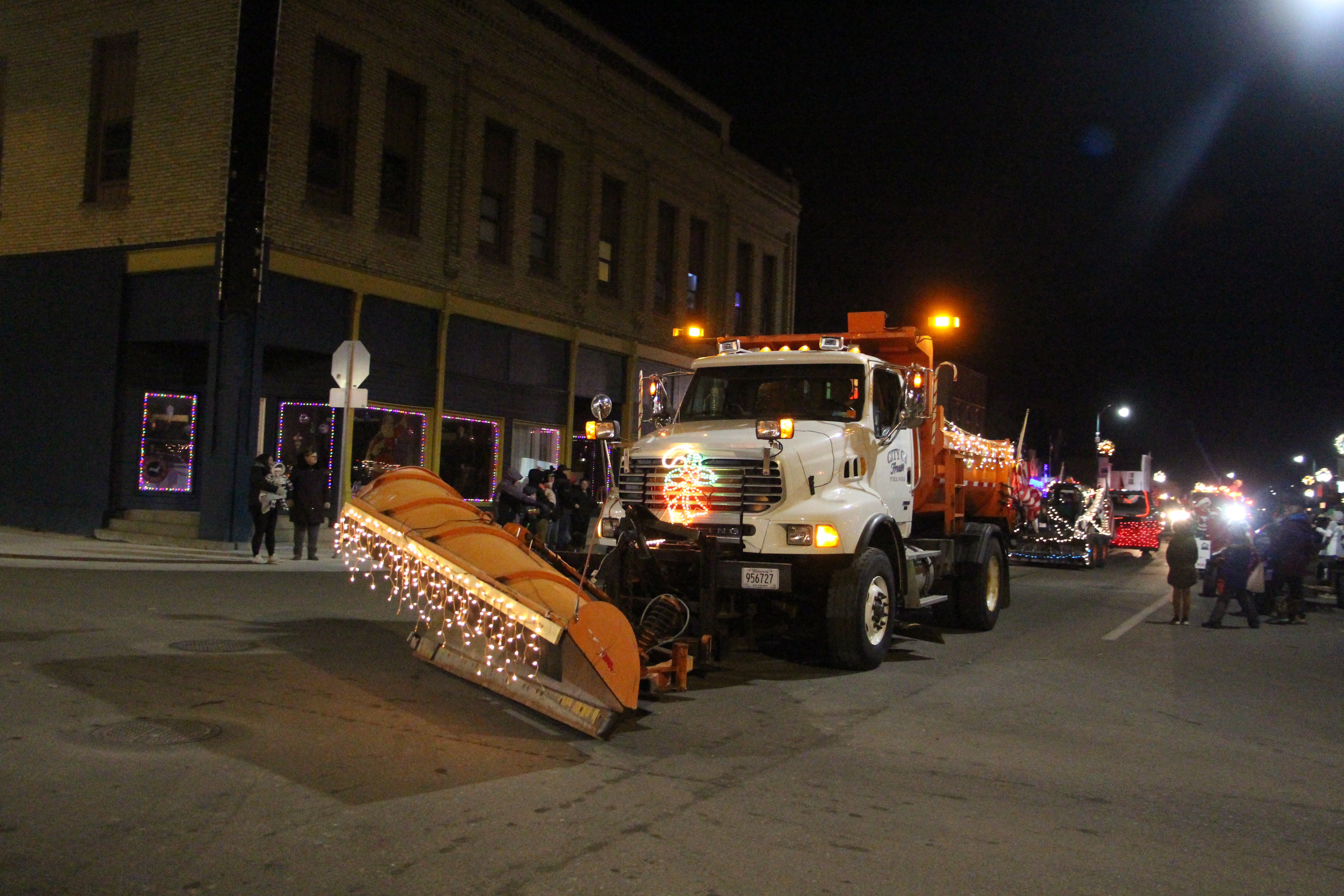 Frazee celebrates Christmas with live Nativity, snowplow parade and more - Vimarsana News