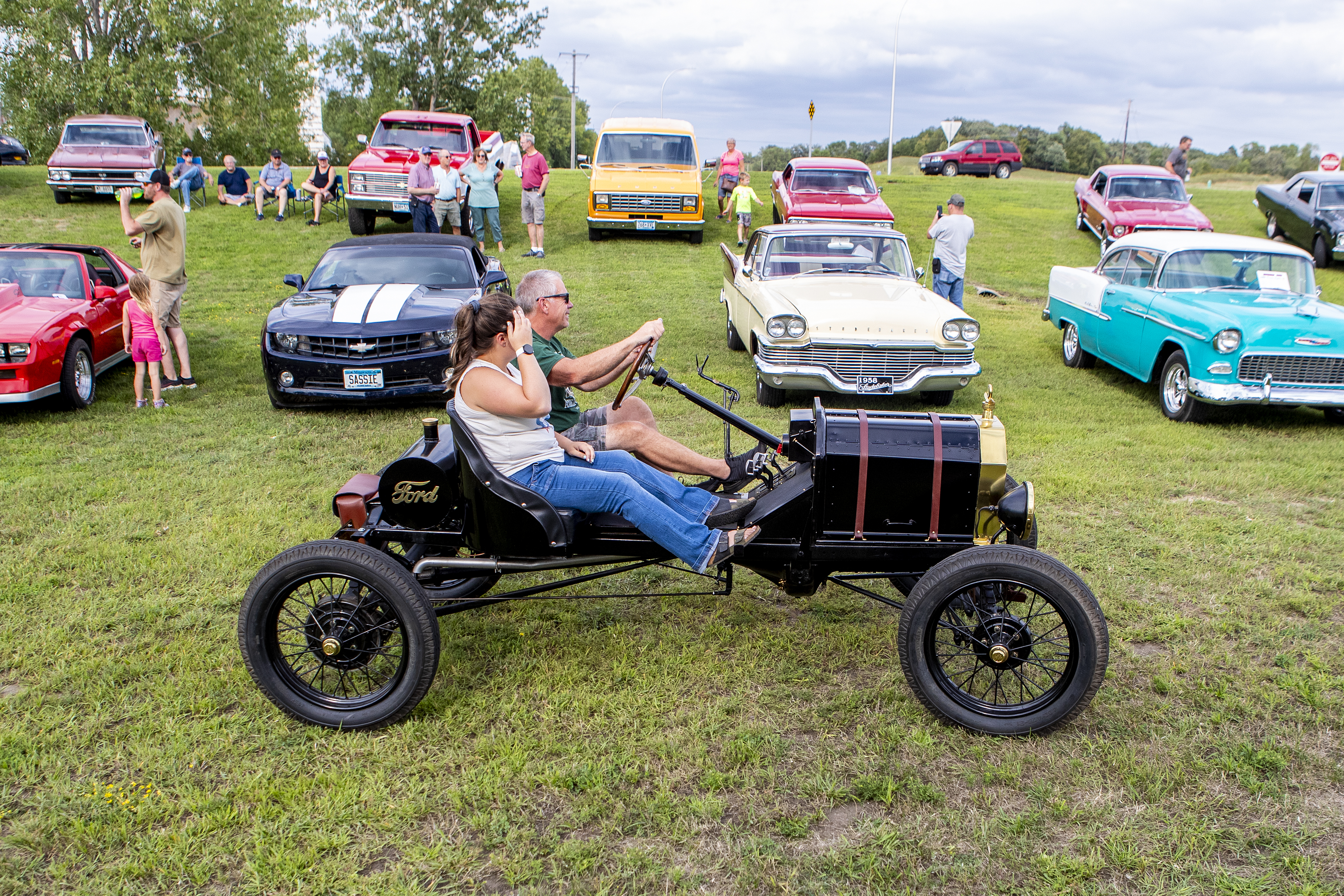 Photos: Cars roll into New London for Cruise Night - Vimarsana News