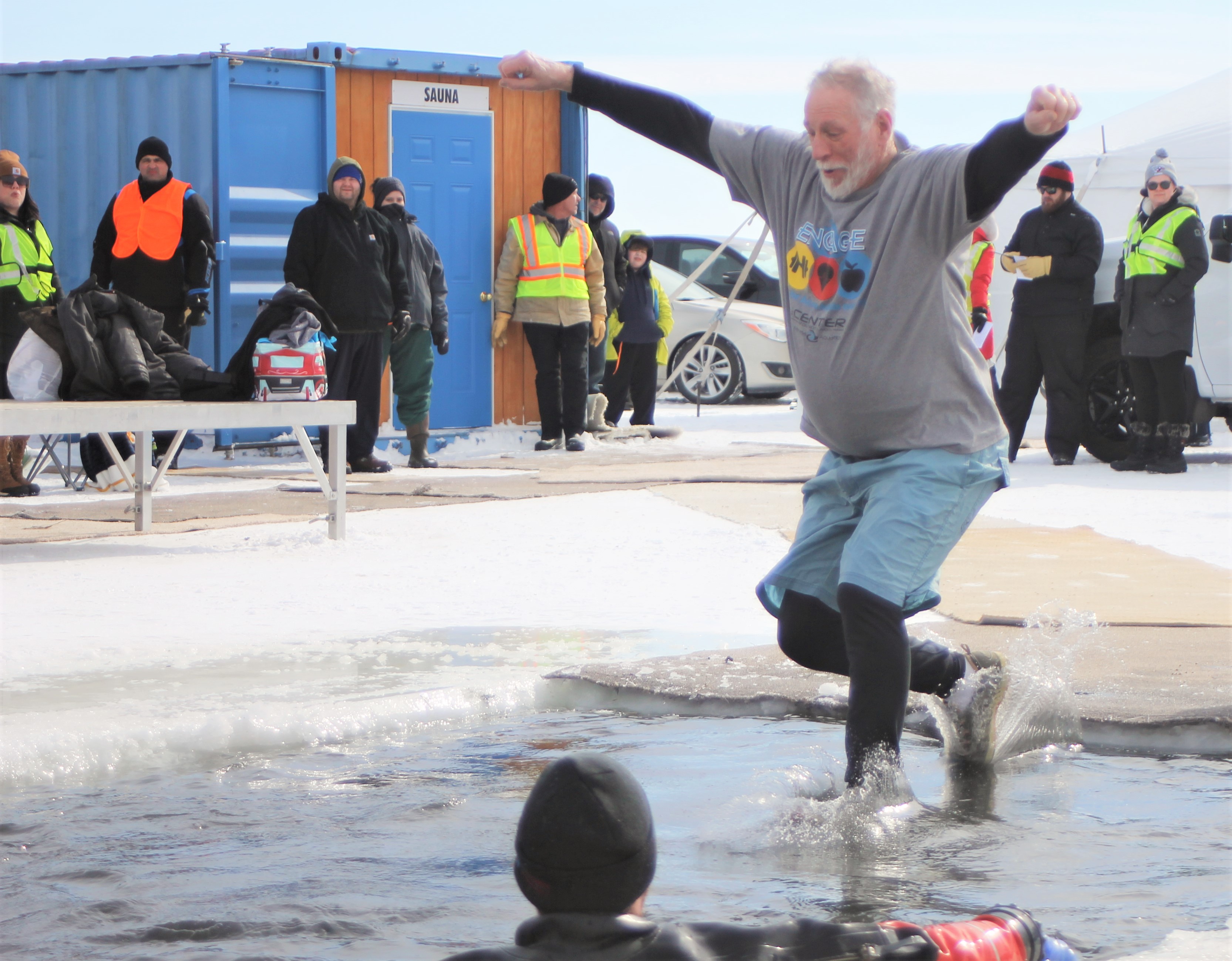 72-year-old Detroit Lakes man takes the plunge for the first time - Vimarsana News